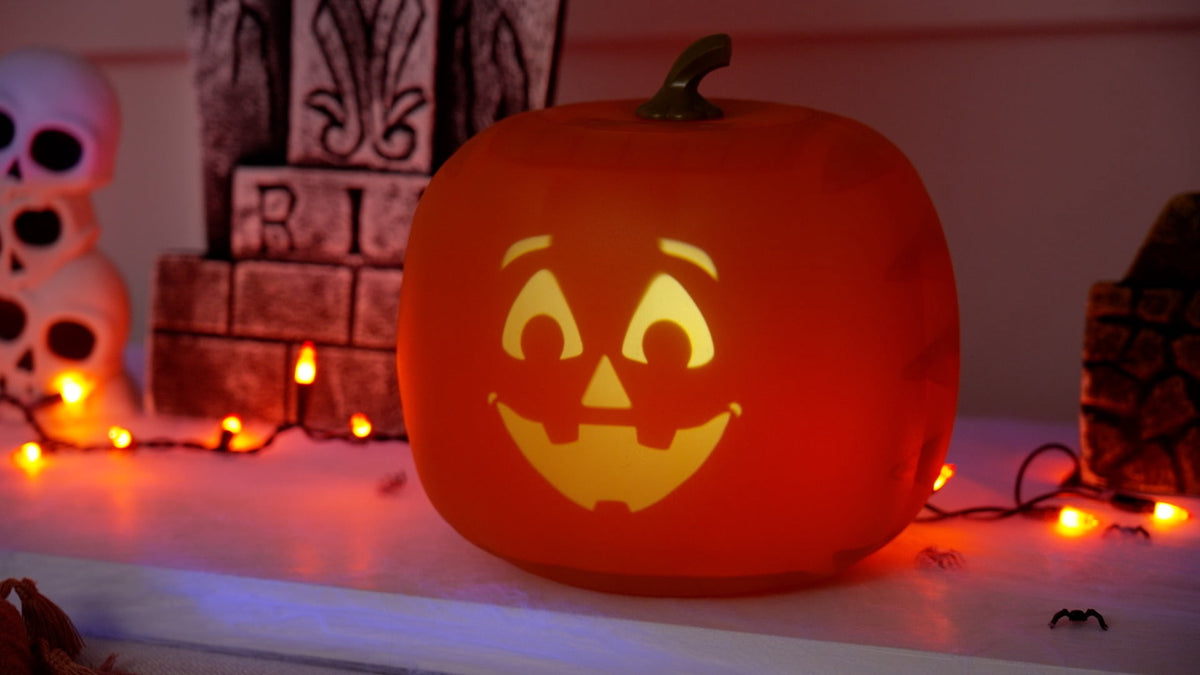 Jabberin' Jack (Blink Tech) Talking Animated Pumpkin with 8 Inch Screen and Built-in LED Light Array Projector + Speaker Includes 40 Minutes of Content