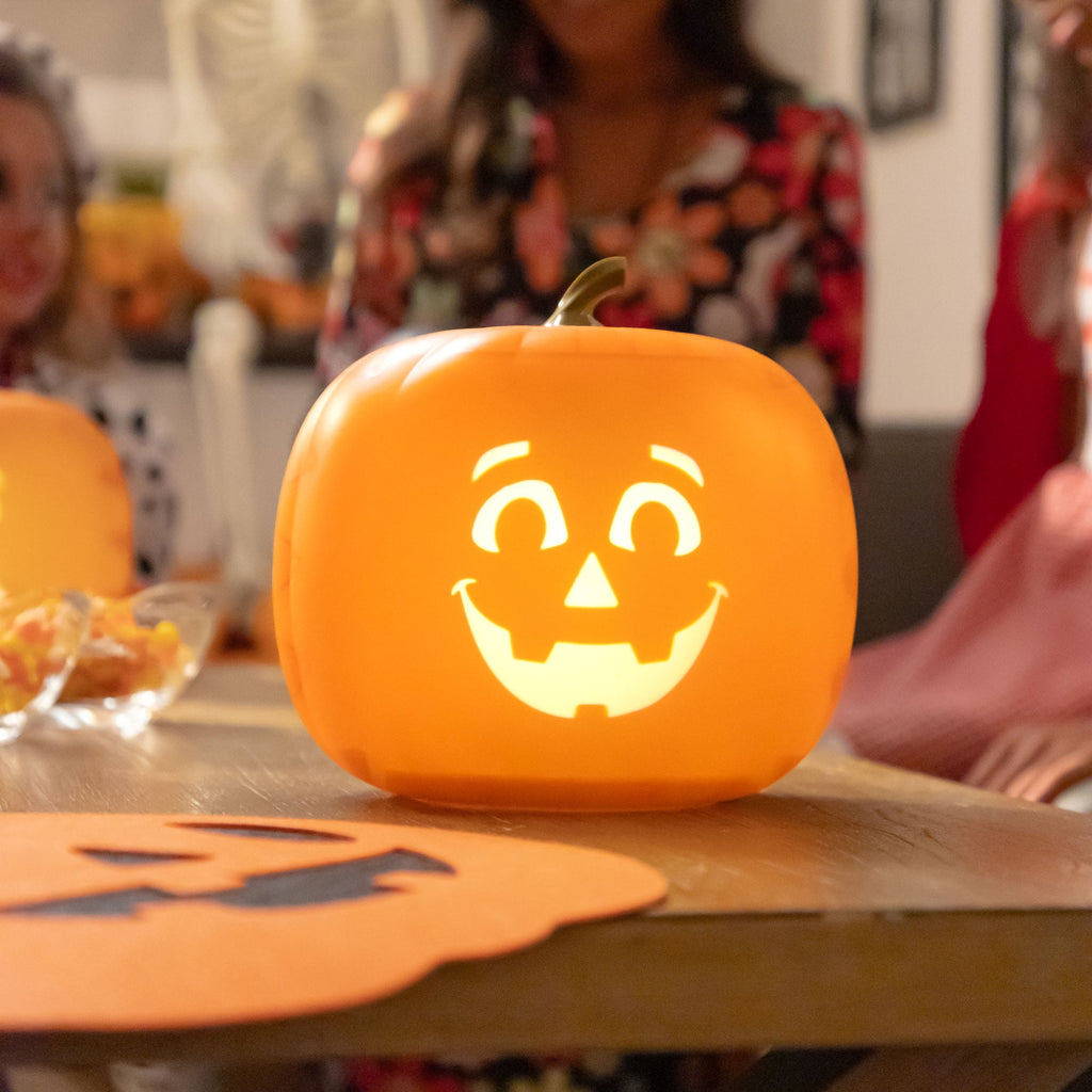 Jabberin' Jack (Blink Tech) Talking Animated Pumpkin with 8 Inch Screen and Built-in LED Light Array Projector + Speaker Includes 40 Minutes of Content