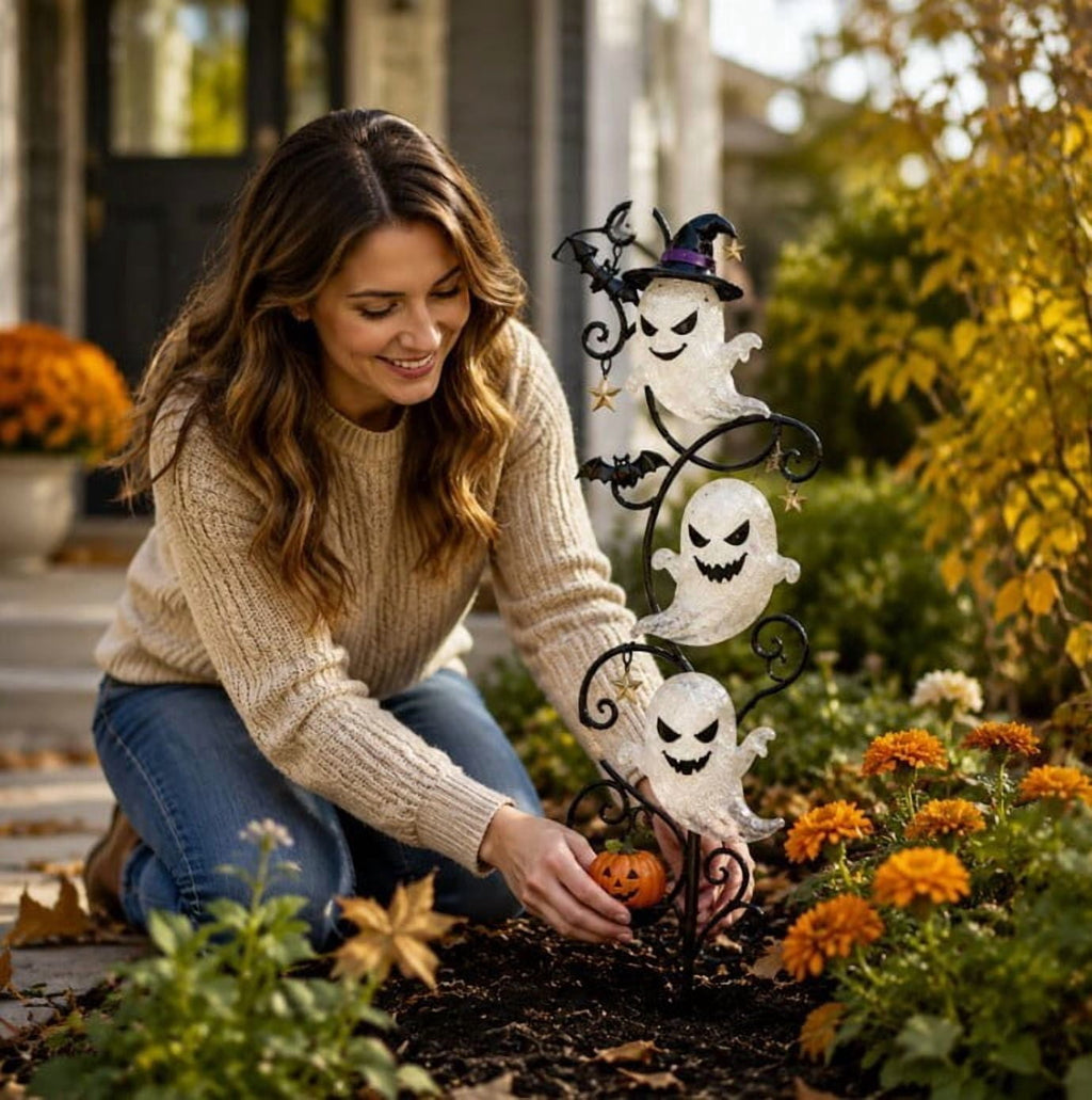 Solar Halloween Metal Moon Black Cat Garden Stake with LED Pumpkin Lantern, Light Up Star Bat Yard Decor Stake, Spooky Outdoor Lawn Pathway Halloween Decoration